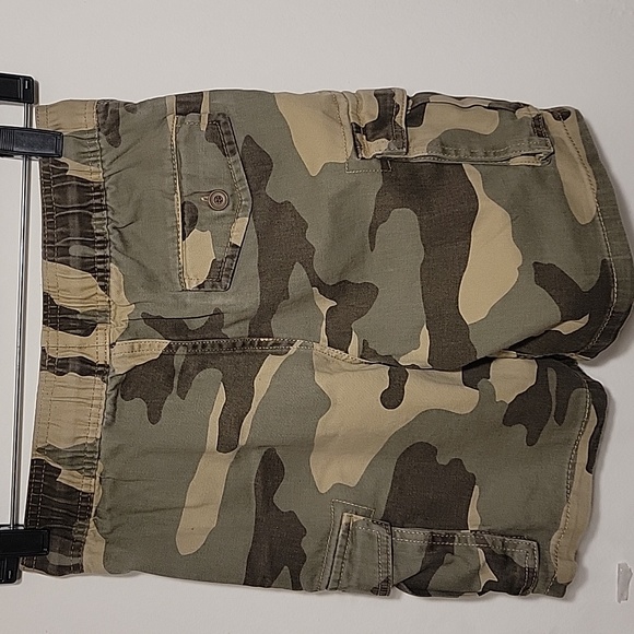 TWO BOY SHORTS: TEK GEAR SZ 10/12 WONDER NATION CAMAFLOUGE CARGO SHORTS SZ 10/12 - Picture 16 of 16